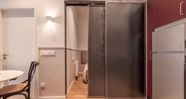 We Fix Closet Sliding Door in Westchase, FL 