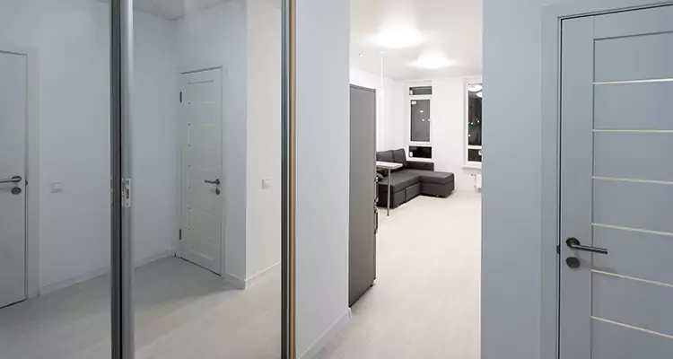 Modern Mirrored Closet Doors Repair in Westchase, FL